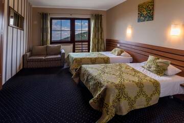Фото номера Стандартный двухместный номер с 2 отдельными кроватями Отель Hotel Beskidzki Raj г. Стрышава 5
